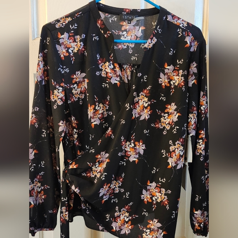 NWT Stunning Tie Front Shirt - Picture 2 of 5